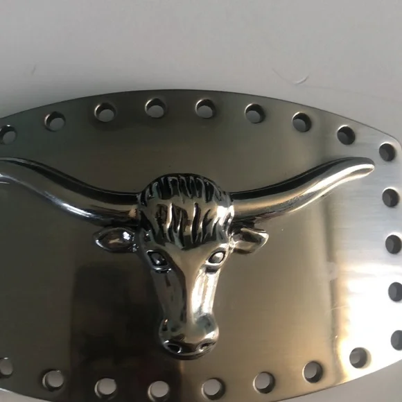 Silver tone mens bull belt buckle - Picture 2 of 5